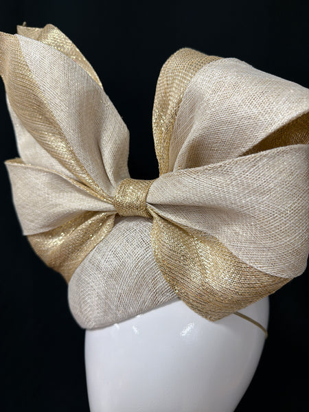 Gold Bow Pillbox