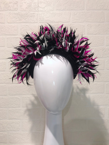 It's Wild Feathered Crown